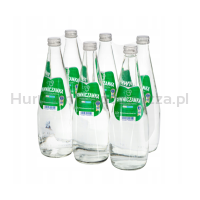 Naturalna woda mineralna średnionasycona CO2  0,7 l